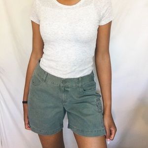 THE NORTH FACE ARMY GREEN SHORTS NEW WITH TAGS